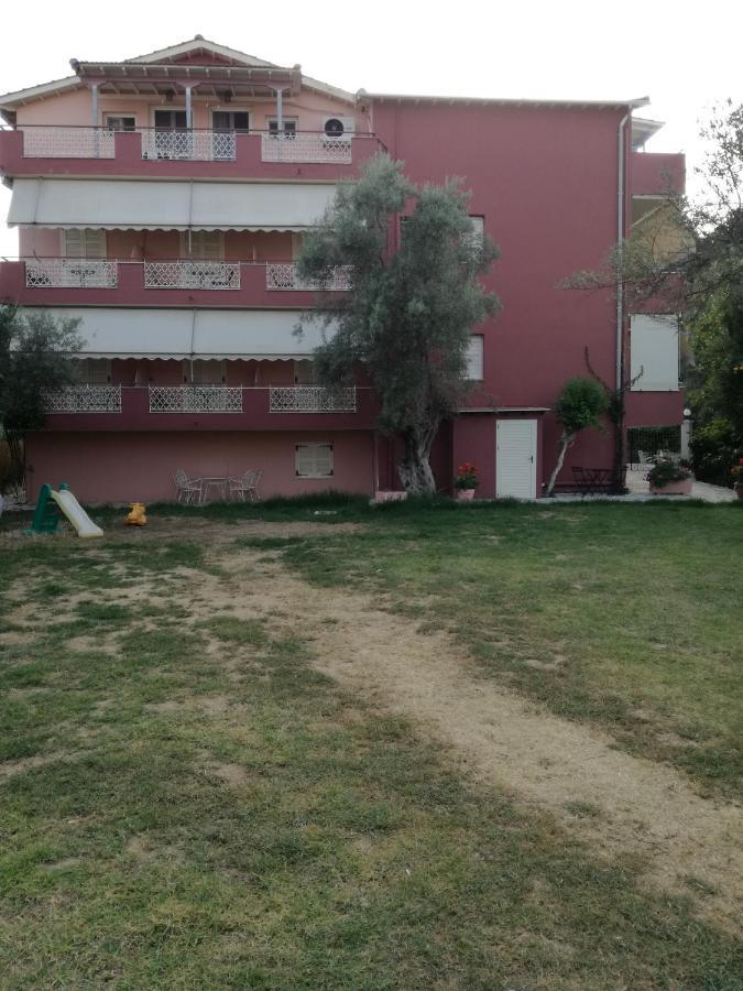 Apartments Filoxenia Zois Nikiana Exterior photo