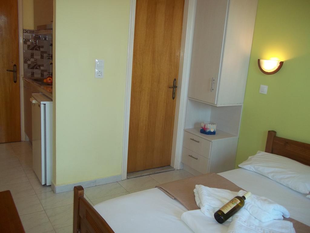 Apartments Filoxenia Zois Nikiana Room photo